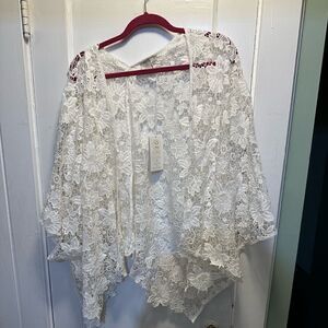 NWT Lace Coverlet One Size